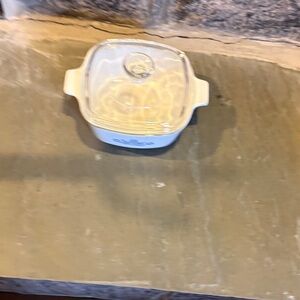 Vintage Corningwear covered casserole dish,